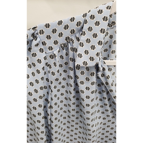 Loft Stunning Blue Flowy Blouse - Picture 4 of 6